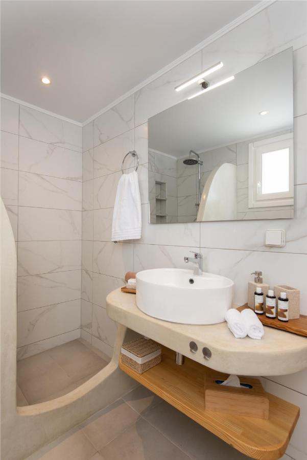 Miles Away Luxury Apartments Platis Gialos  Extérieur photo