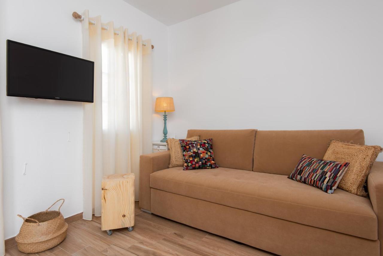 Miles Away Luxury Apartments Platis Gialos  Extérieur photo