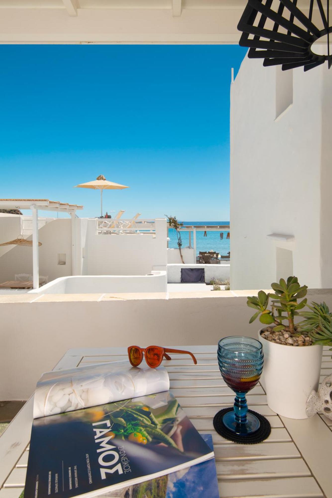 Miles Away Luxury Apartments Platis Gialos  Extérieur photo
